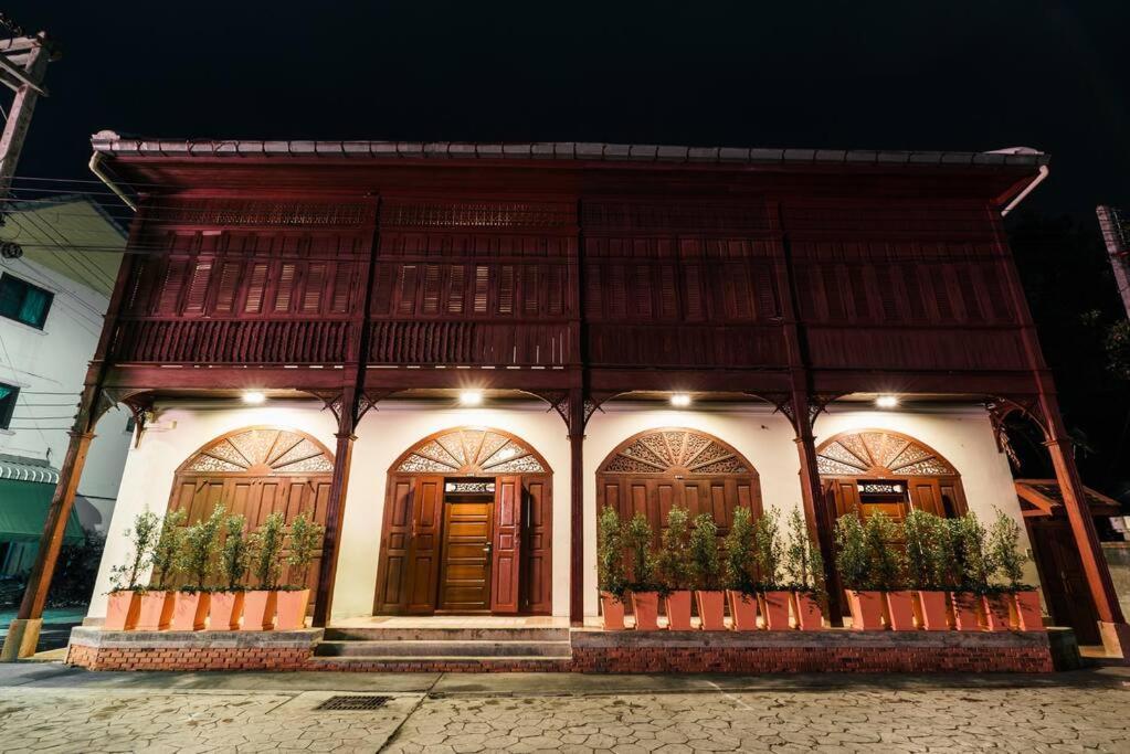 Solo - Fong Lee Cc Lampang Walking Street Exterior foto
